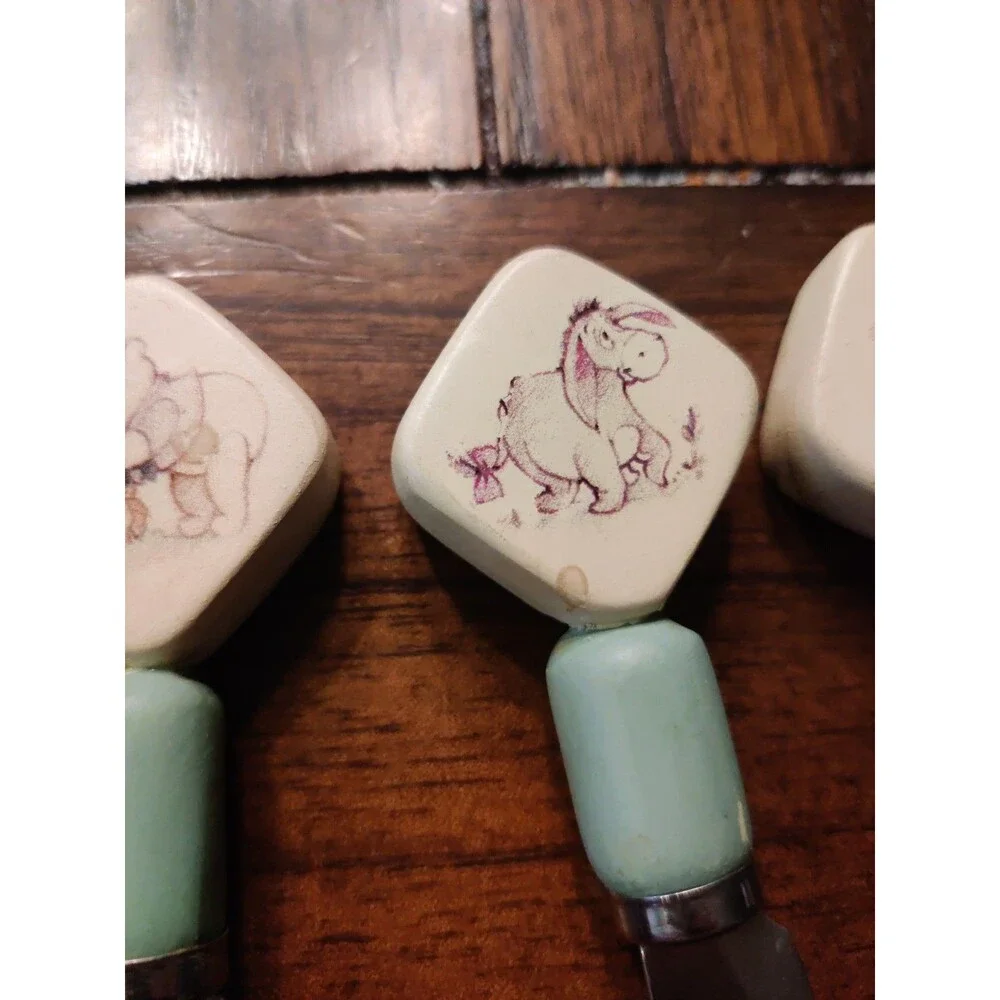 Vintage Set of 4 Spreaders Cheese Butter WINNIE THE POOH Disneyland At Home Read